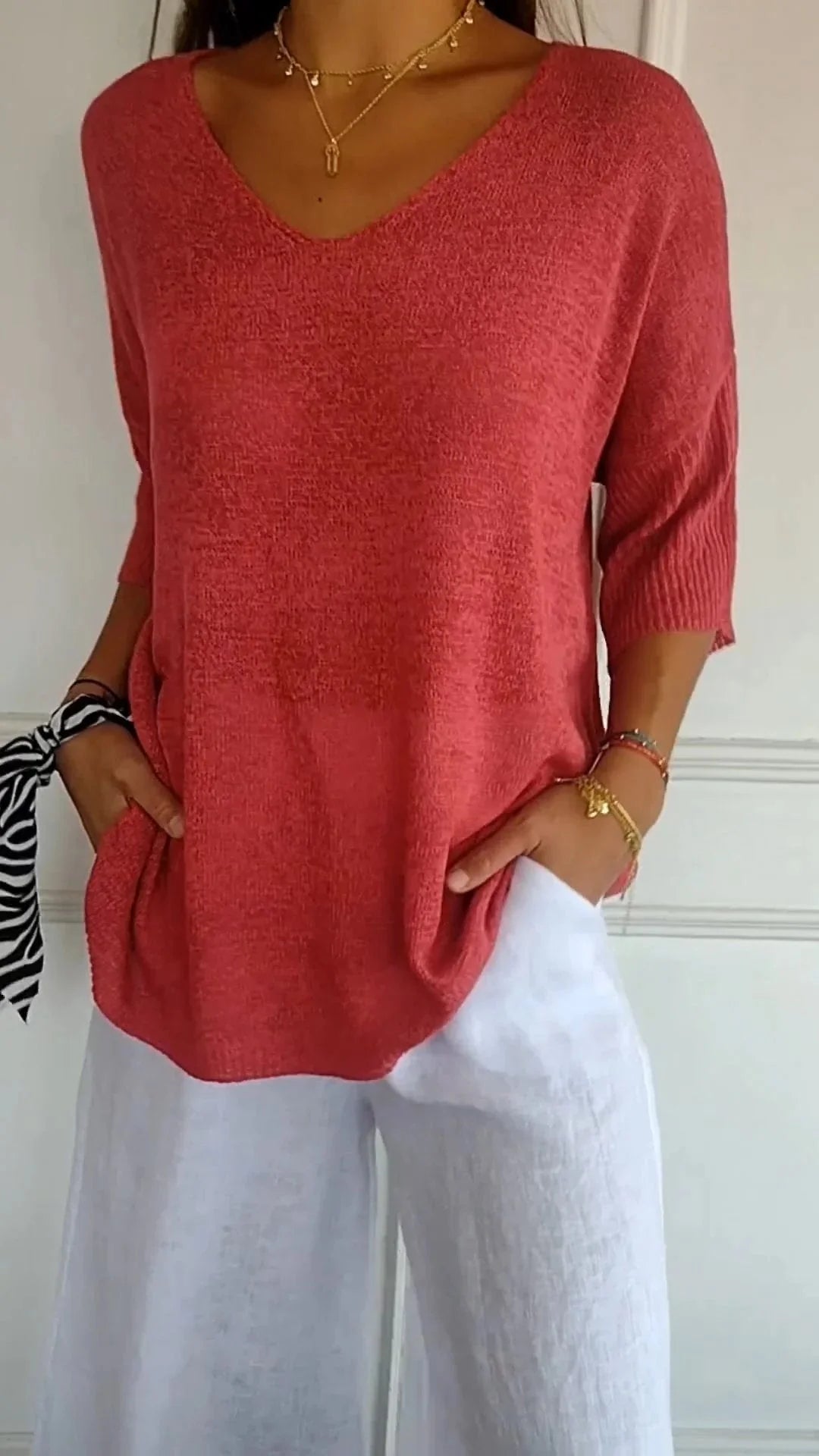 Lise - PLAIN-COLORED KNITTED TOP WITH A V-NECK