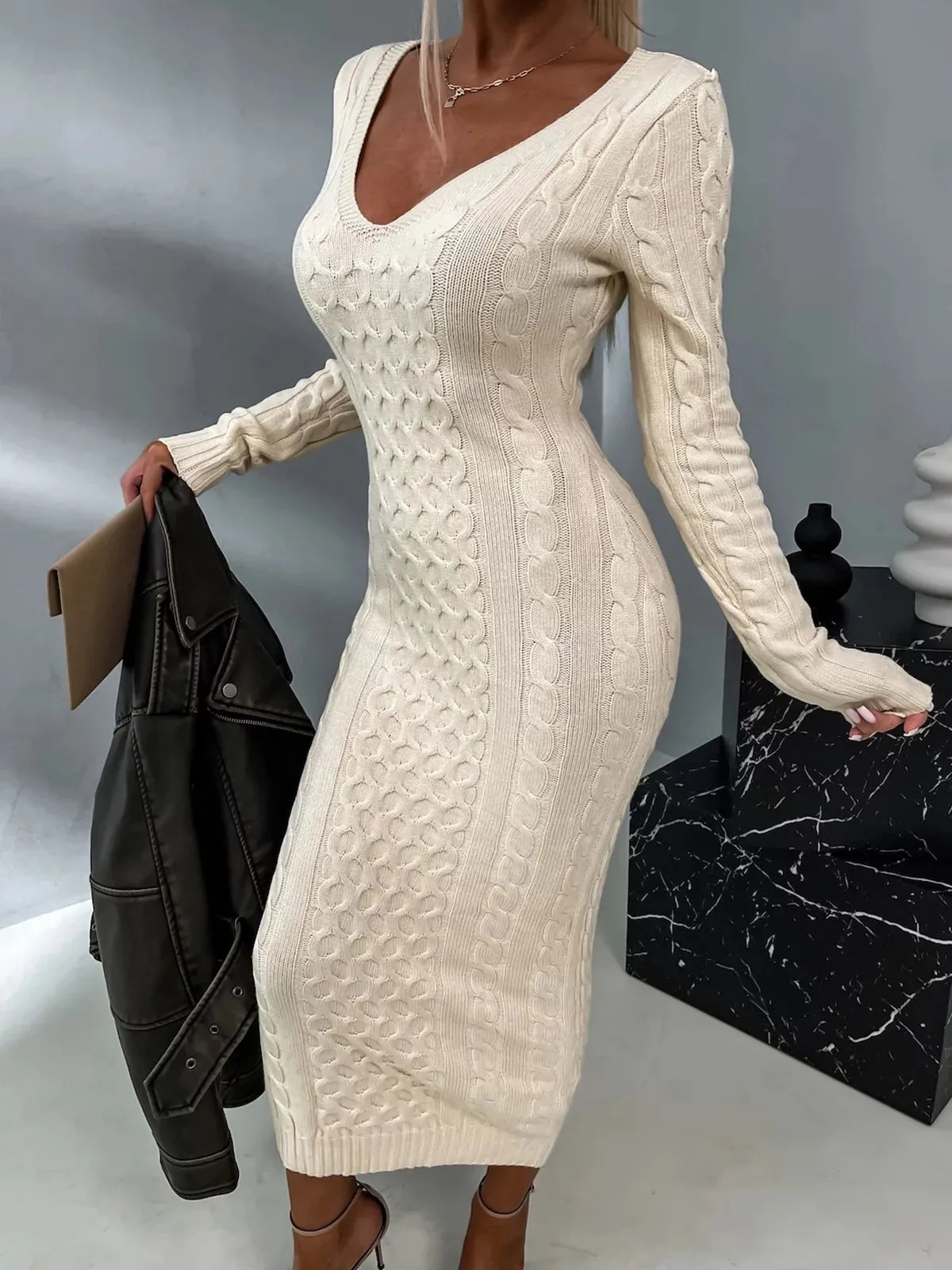 Janaa | Elegant Lace Back Sweater Dress